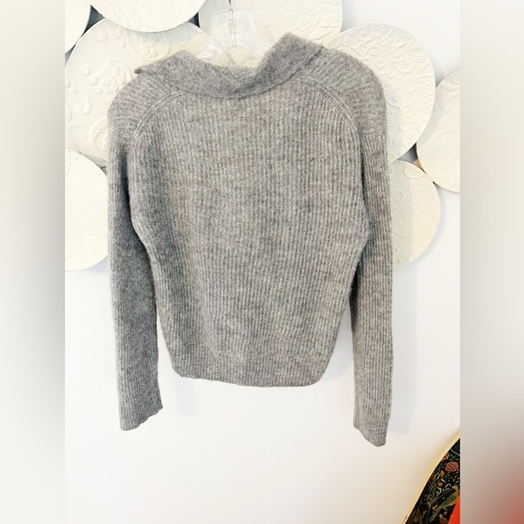 Small Everlane Aloaca Blend Grey Sweater - Picture 3 of 5